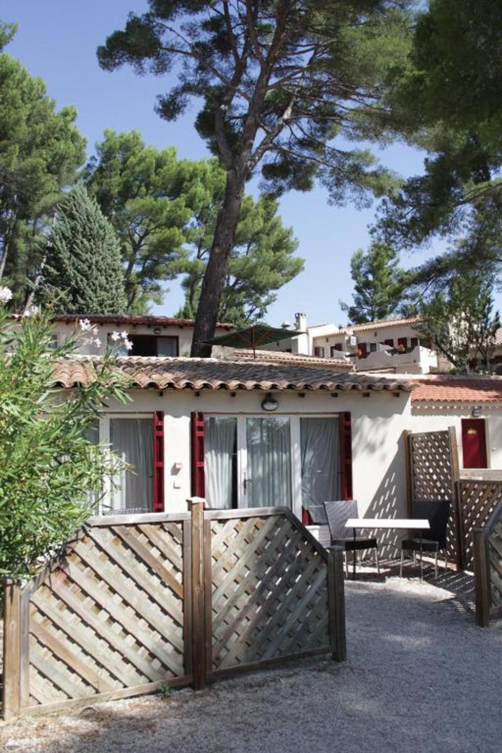 Hotel Le Mas Des Ecureuils Aix-en-Provence Exterior photo